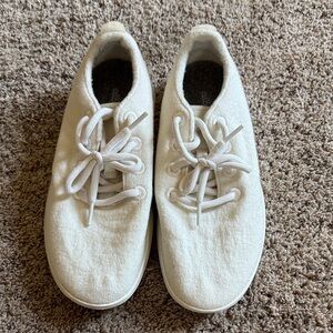 AllBirds Tennis Shoe